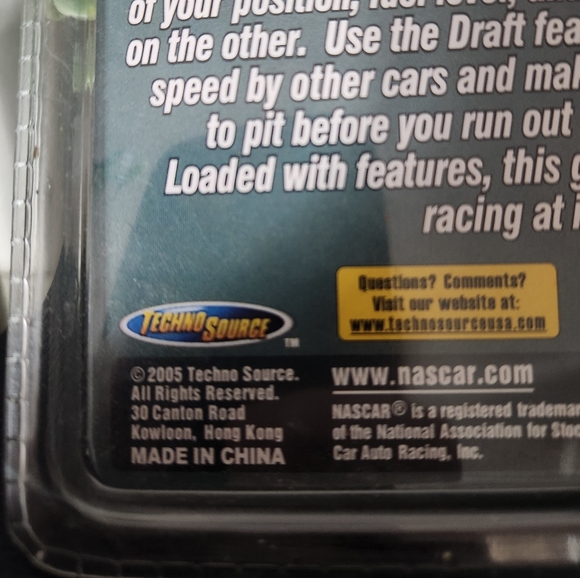 New 2005 NASCAR Speedway Multi Screen LCD Electronic Game - Picture 4 of 4